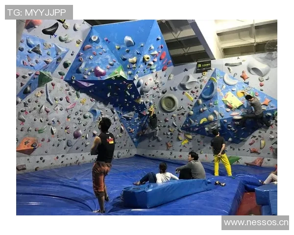 北京攀岩队与西安攀岩队赛后复盘力量对决的精彩瞬间与深刻启示 北京攀岩队与西安攀岩队赛后复盘力量对决的精彩瞬间与深刻启示